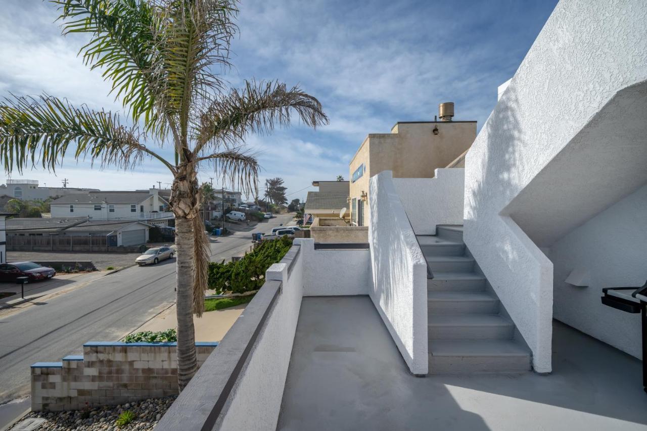Steps To #Pismobeach With Poker, Foosball, Free Ev Charger, And Bikes 奥希阿诺 外观 照片